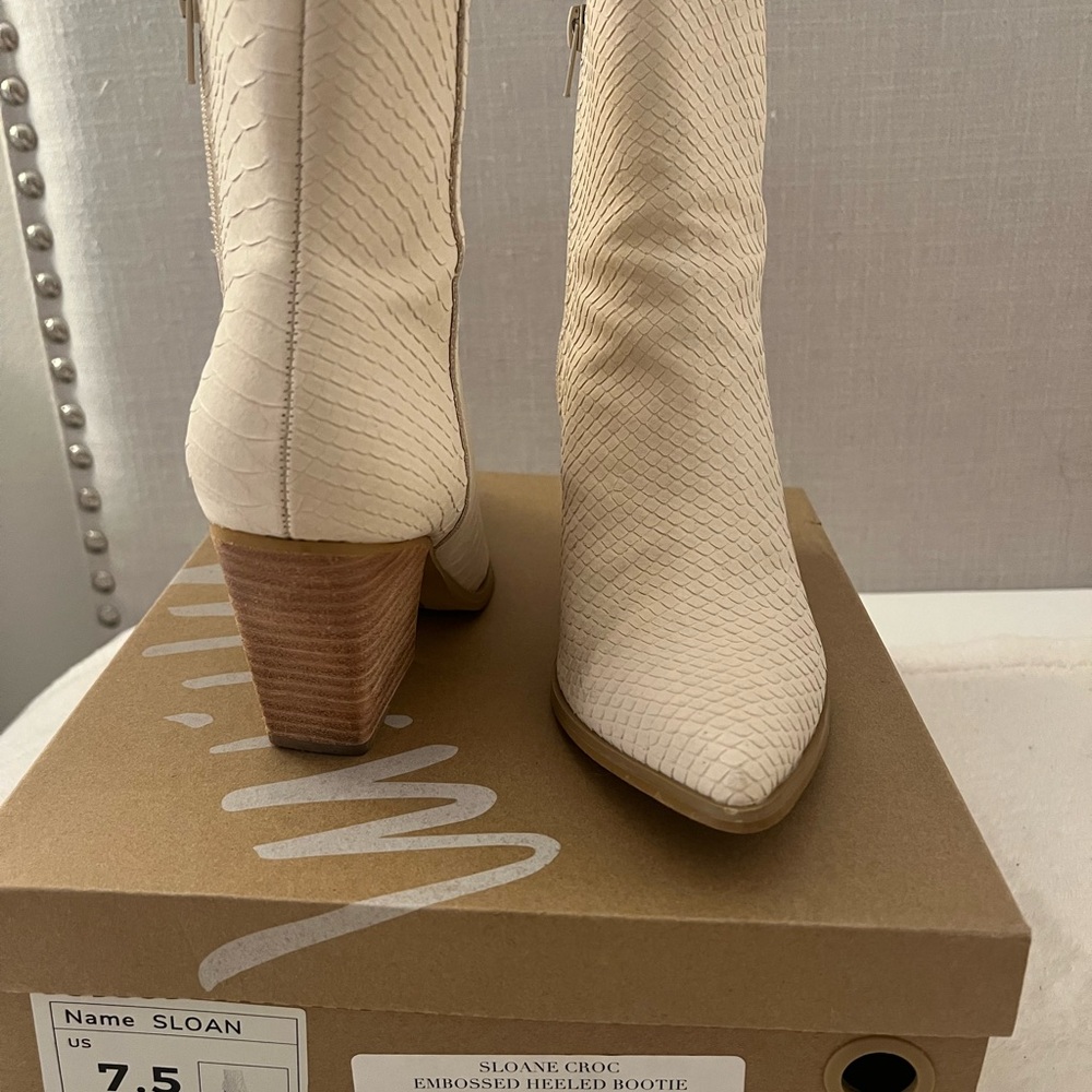 Sloane Croc Embossed Heeled Bootie - Cream